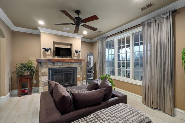 825 Legacy Farms Road, Saddlebrooke, MO 65630