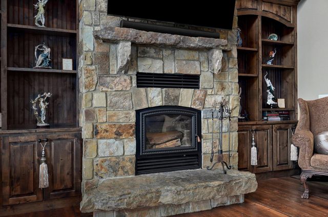 825 Legacy Farms Road, Saddlebrooke, MO 65630