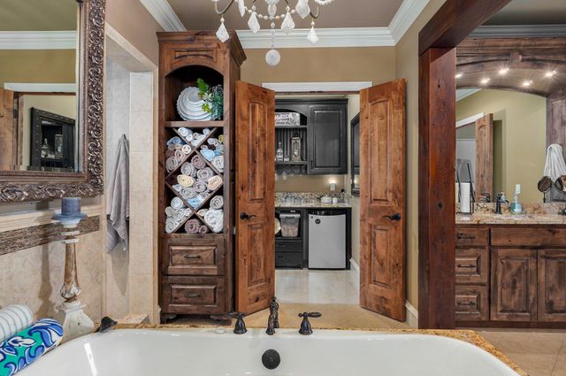 825 Legacy Farms Road, Saddlebrooke, MO 65630