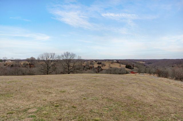 825 Legacy Farms Road, Saddlebrooke, MO 65630