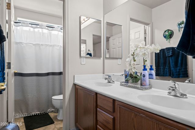 2011 W BRANHAM Lane, Phoenix, AZ 85041
