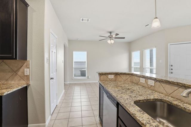 112 Camelot Place Court, Conroe, TX 77304