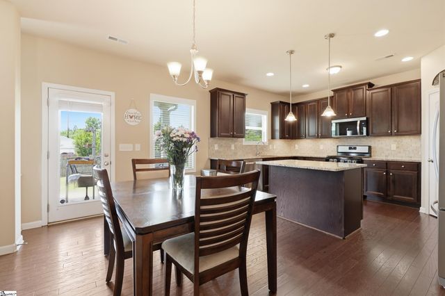 324 Lost Lake Drive, Simpsonville, SC 29681