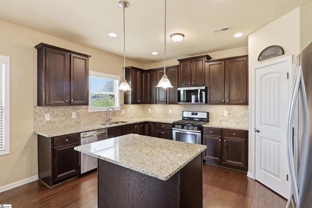 324 Lost Lake Drive, Simpsonville, SC 29681
