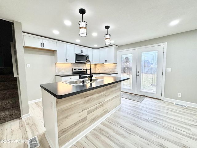 2051 Northridge Drive, Toledo, OH 43611