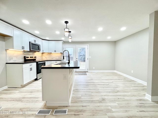 2051 Northridge Drive, Toledo, OH 43611