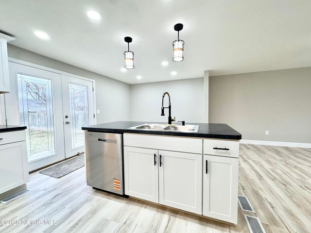 2051 Northridge Drive, Toledo, OH 43611