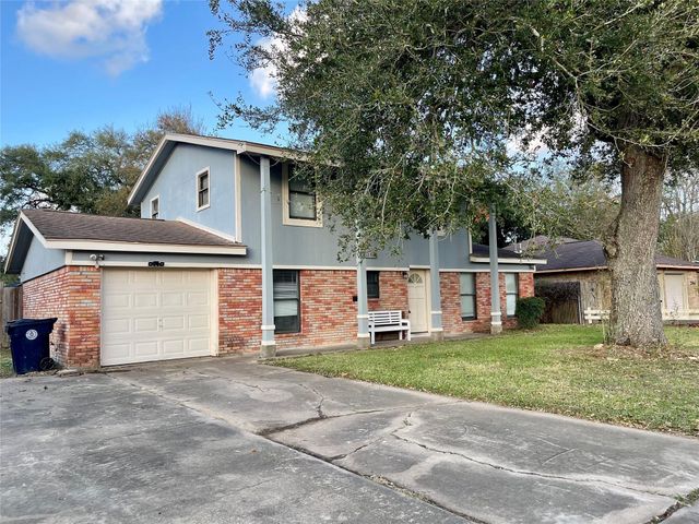 300 Hargett Street, Clute, TX 77531