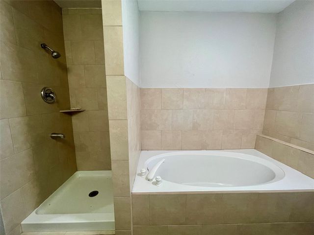 300 Hargett Street, Clute, TX 77531