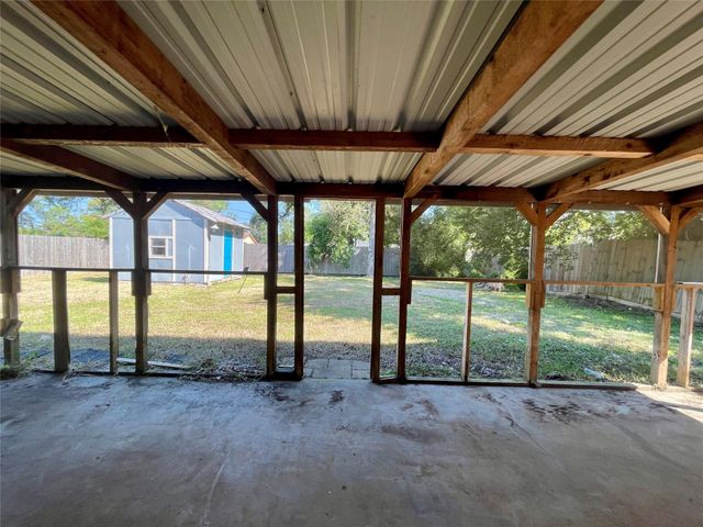300 Hargett Street, Clute, TX 77531