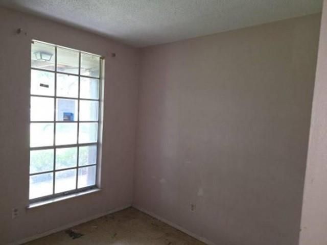 4806 Grapevine Street, Houston, TX 77045