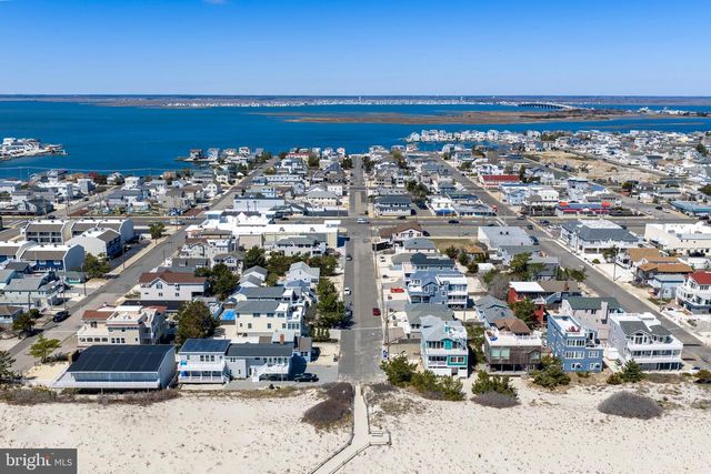 111 E 22ND ST, Ship Bottom, NJ 08008
