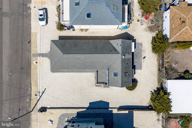 111 E 22ND ST, Ship Bottom, NJ 08008