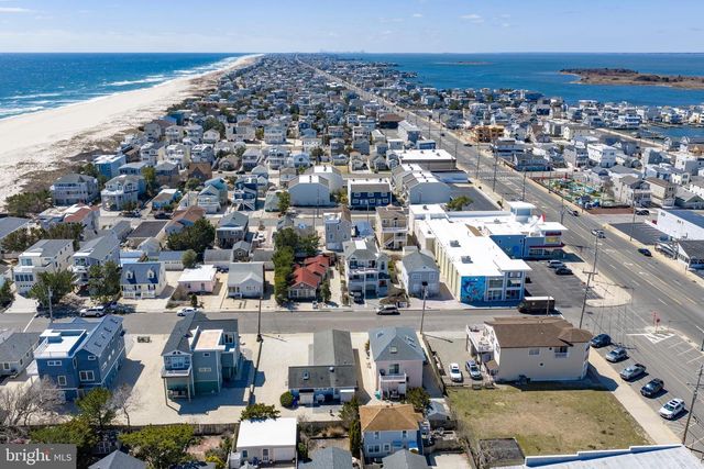 111 E 22ND ST, Ship Bottom, NJ 08008