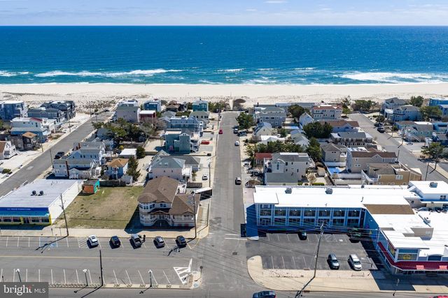 111 E 22ND ST, Ship Bottom, NJ 08008
