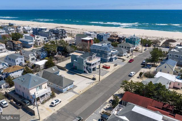 111 E 22ND ST, Ship Bottom, NJ 08008