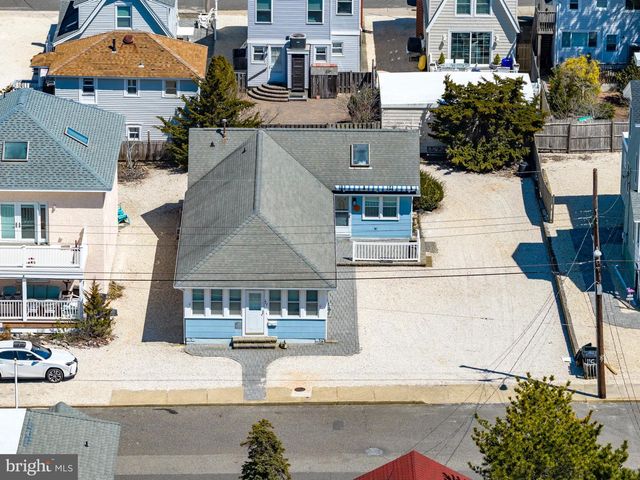 111 E 22ND ST, Ship Bottom, NJ 08008