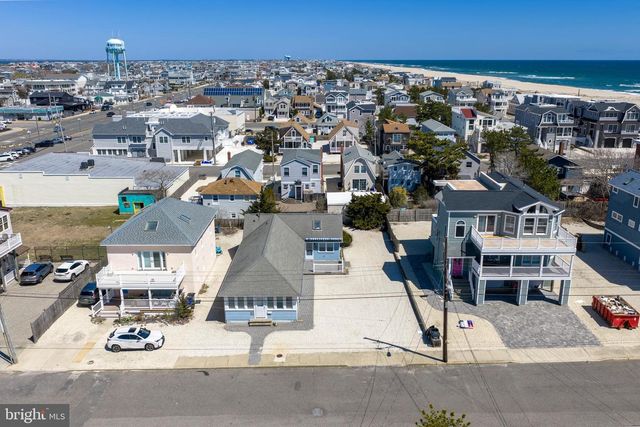 111 E 22ND ST, Ship Bottom, NJ 08008