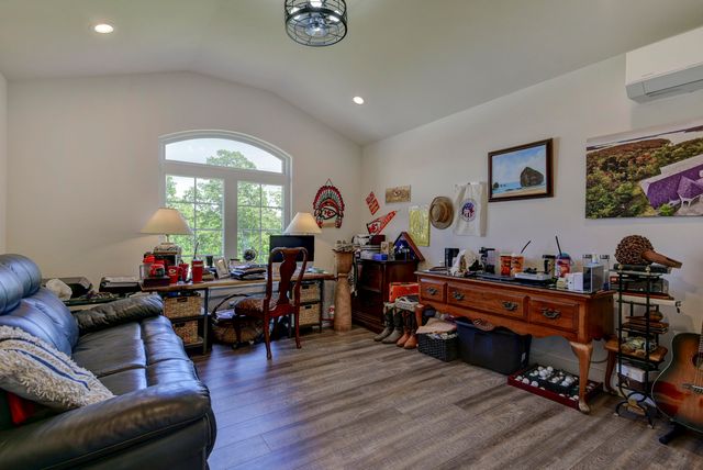 350 Beechwood Drive, Branson West, MO 65737