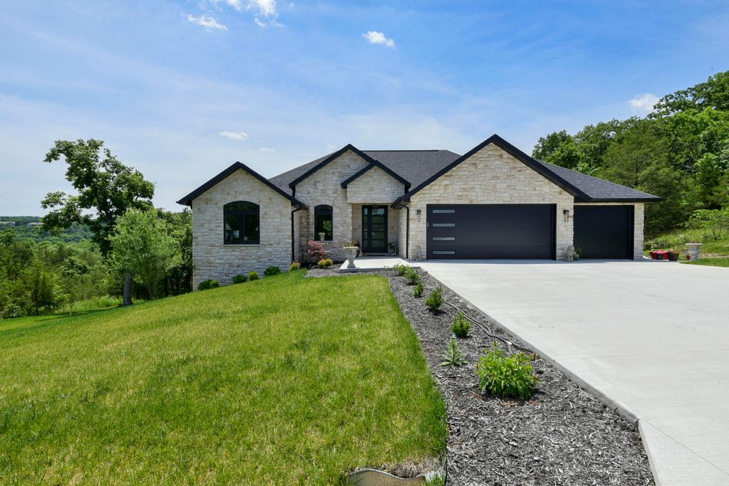 350 Beechwood Drive, Branson West, MO 65737