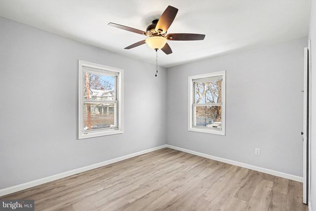 40 E COLUMBIA RD, Enola, PA 17025