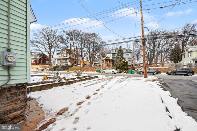 40 E COLUMBIA RD, Enola, PA 17025