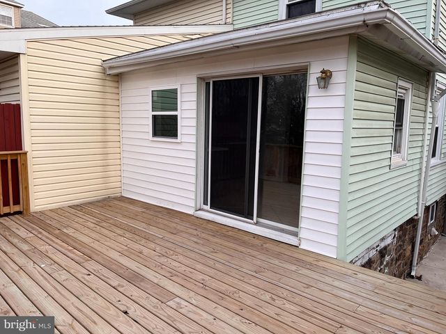 40 E COLUMBIA RD, Enola, PA 17025