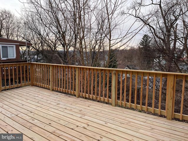 40 E COLUMBIA RD, Enola, PA 17025