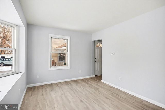 40 E COLUMBIA RD, Enola, PA 17025