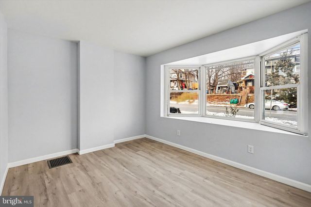 40 E COLUMBIA RD, Enola, PA 17025