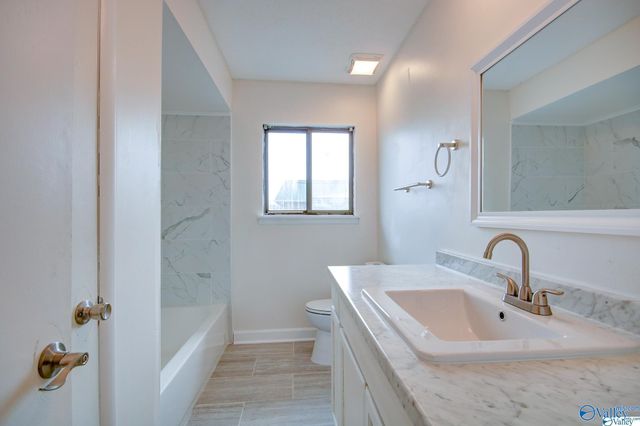 2225 Golf Road 303, Huntsville, AL 35802