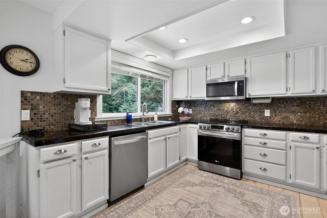 20009 SE 20th Place, Sammamish, WA 98075