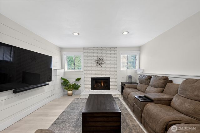 20009 SE 20th Place, Sammamish, WA 98075