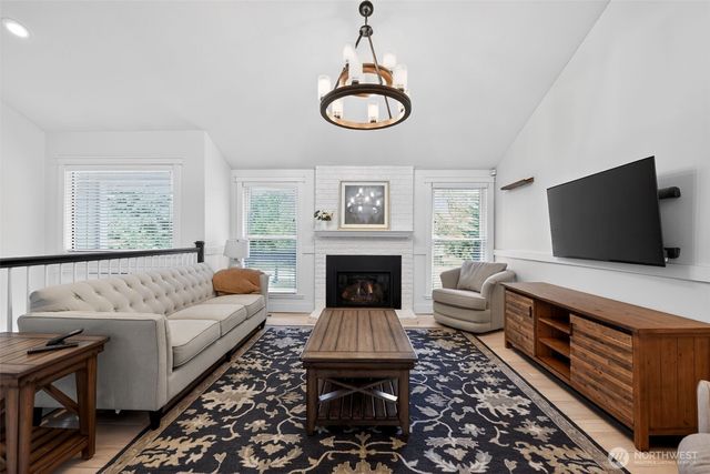 20009 SE 20th Place, Sammamish, WA 98075