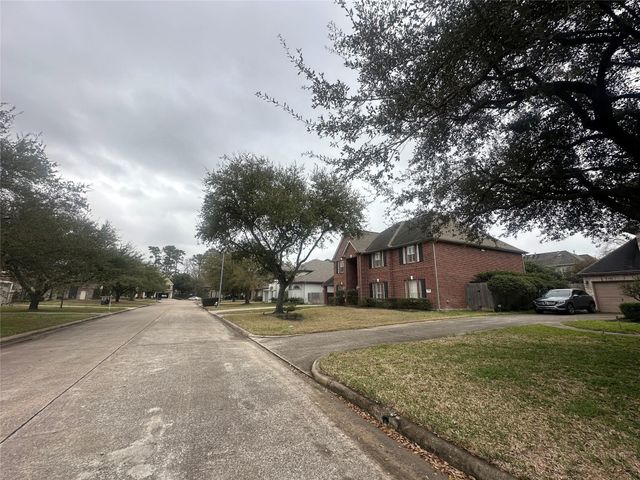 5322 Handbrook Drive, Houston, TX 77069