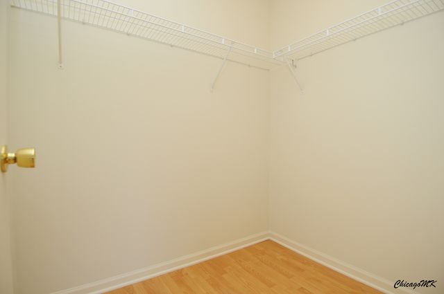 1917 Silverstone Drive 1917, Carpentersville, IL 60110