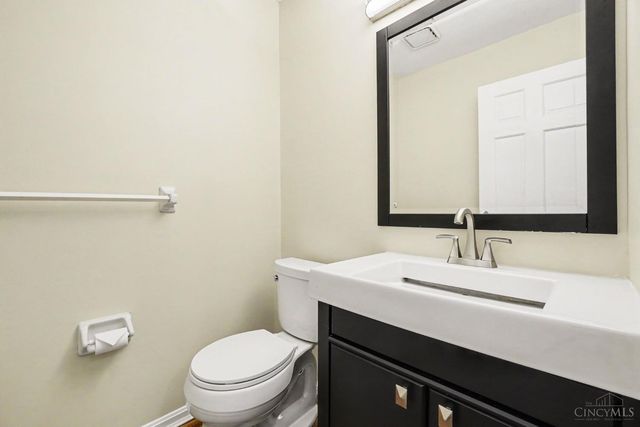 7594 Cinnamon Woods Drive, West Chester, OH 45069