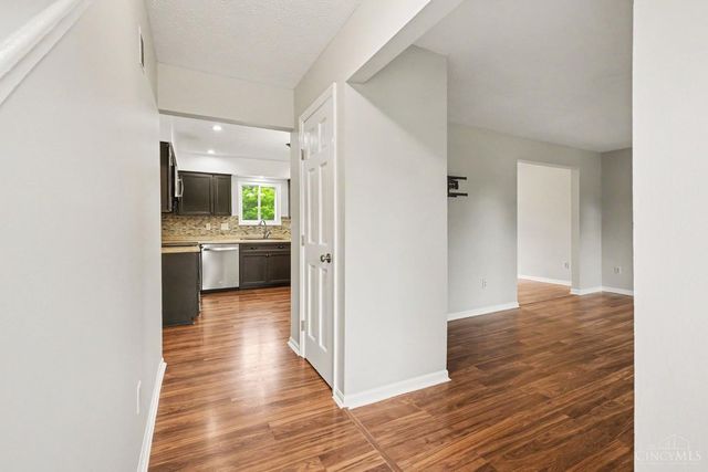 7594 Cinnamon Woods Drive, West Chester, OH 45069