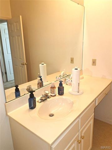 1968 Timberwood Crossing Drive, Florissant, MO 63031
