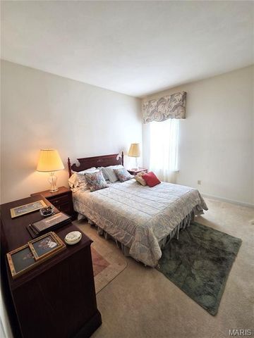1968 Timberwood Crossing Drive, Florissant, MO 63031