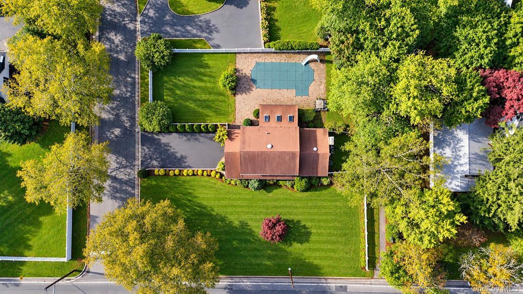 845 Park Avenue, Huntington, NY 11743 — photo 2