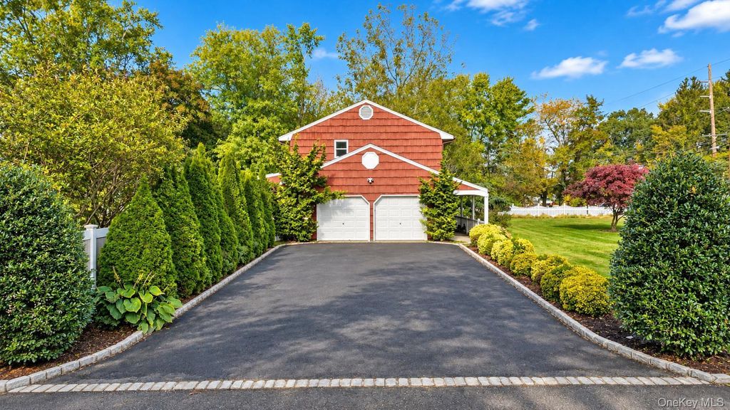 845 Park Avenue, Huntington, NY 11743 — photo 5
