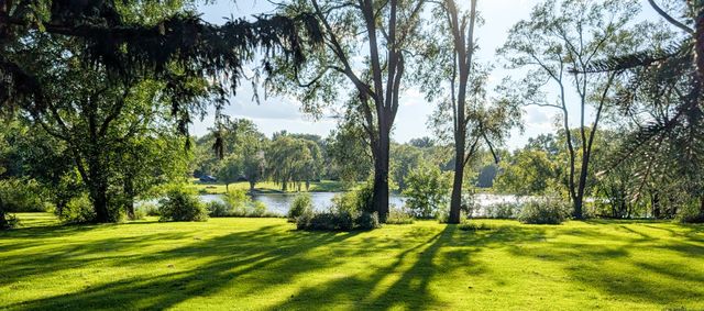 52 Deerpath Road, Deer Park, IL 60010