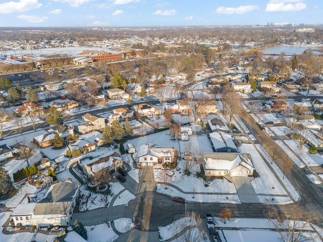 1122 Patricia Court, Schaumburg, IL 60193