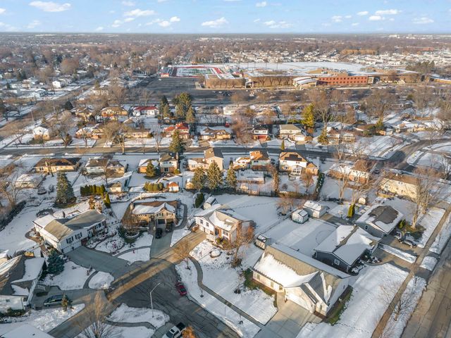 1122 Patricia Court, Schaumburg, IL 60193