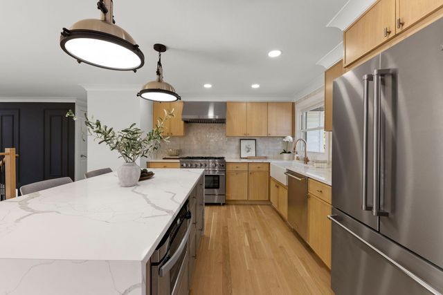 1122 Patricia Court, Schaumburg, IL 60193