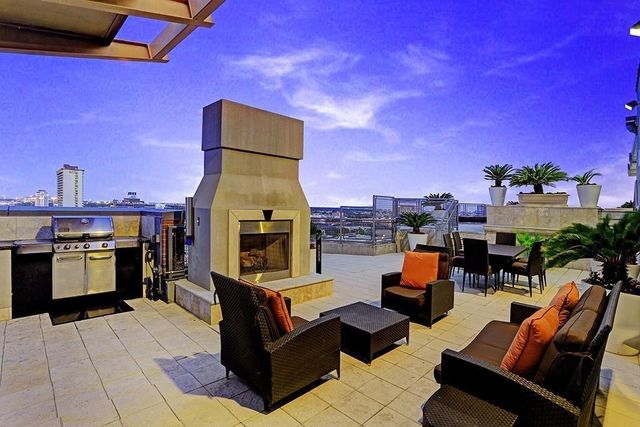 2000 Bagby Street 7412, Houston, TX 77002