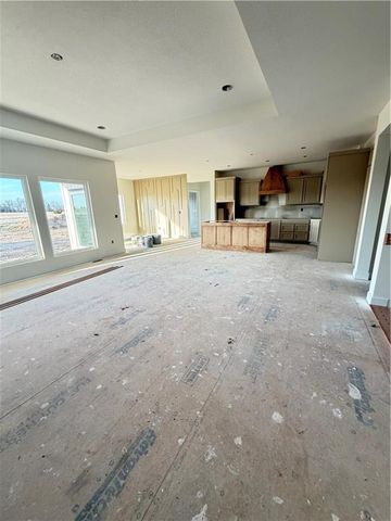 422 NE Lakota Drive, Adrian, MO 64720