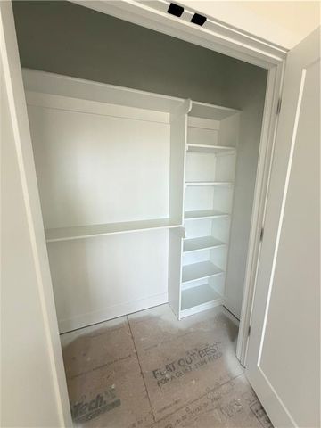 422 NE Lakota Drive, Adrian, MO 64720