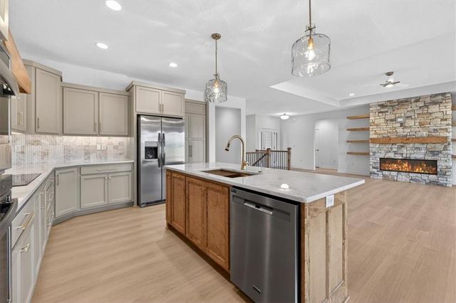 422 NE Lakota Drive, Adrian, MO 64720